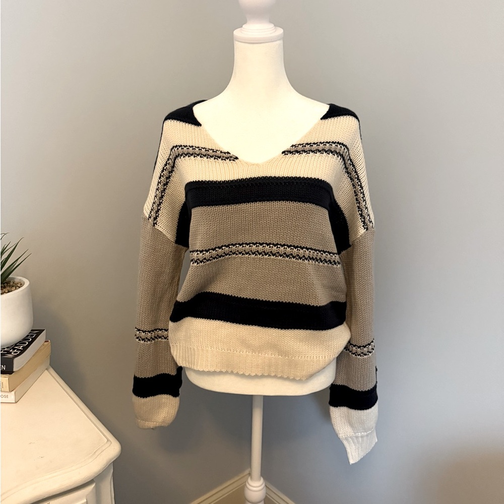 Boutique sweater Sz large